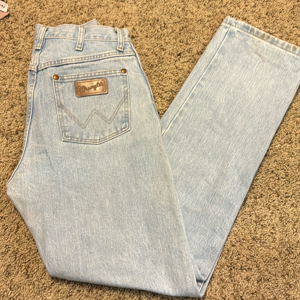 Cute light wash retro jeans